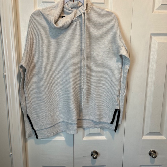 Cynthia Rowley size XL pullover - Picture 2 of 12